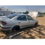 Калник преден ляв десен Renault Megane 1999 20 16 в 40 бмберици Ем Комплект 0884333269