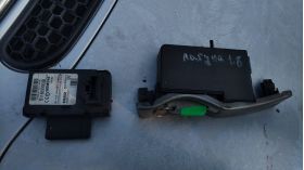 Renault SCENIC II (2003- четец карта, гълтач 60 евро 0884333269, кола на части