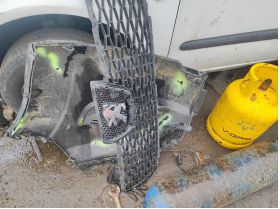 PEUGEOT BOXER 2.2 HDI 101 решетка предна маска 30 евро 0884333269 въздушни възглавници