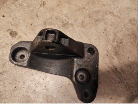 VOLKSWAGEN T5 2.5TD лява лапа двигател 30 евро 0884333269