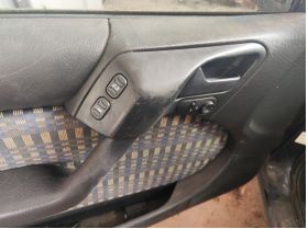 Citroen Xantia (1995-) салон седалки бутони стъкла брави дръжки 0884333269