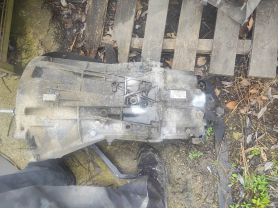 FORD TRANSIT 2.4 TDCI скоростна кутия 6 скорости задно предаване 400 евро 0884333269 4C1R7003AA 137 к.с. (101 kW) или 140 к.с. (103 kW).