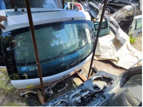 Dacia Sandero  2008- 2012 г.) хетчбек заден капак задна врата 100 евро  0884333269 8200739634.двигател скоростна кутия заден мост