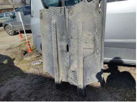 Volkswagen Polo V 6R 2004 Skoda Fabia  лява дясна кора под двигател 25 евро 0884333269