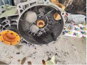 Скоростна кутия Audi A3 8P1 1.8 TFSI VW TOURAN 1,9 TDI 1.6 TDI, 1.9 TDI, 5 и  6- скорости  400 евро Ем Комплект  0884333269