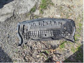 Mercedes-Benz A2195200123 CLS C219  кора под предна броня 30 евро 0884333269