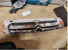 CITROEN Berlingo  решетка предна радиатор 20 евро 0884333269