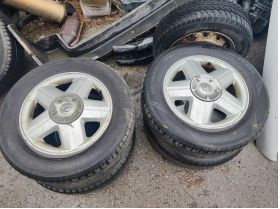 Renault LAGUNA (1993-)  джанти с 4 отвора и капачки 3 бр едната-забележка 20 евро бр 0884333269