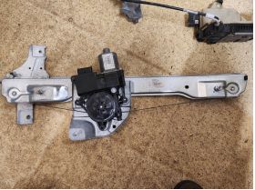 PEUGEOT 2008 2019-2023) Регулатор стъкло преден ляв 30 евро 0884333269  9673153280 33886940 механизъм стъкло