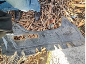 Кора под двигател Volkswagen PASSAT B6  2005-2012 цена 20 евро лева Ем комплект 0884333269