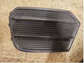 AUDI Q3 8U 01.15-07.18 решетка в броня 15 евро 0884333269