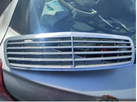 Mercedes E CLASS W211 (2002-)  решетка предна 60 евро 0884333269 на части двигател, скоростна кутия