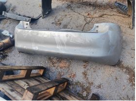 Toyota Auris Hatchback I (10.2006 - 09.2012) задна броня 40 евро  сензори 5 евро 0884333269