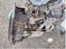 Ford FOCUS II (2004- 1.6 109 кс скоростна кутия 250 евро 0884333269 съединител демпферен маховик части