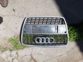 AUDI Q7 SUV 03.06-08.15 решетка предна 70 евро със забележки 0884333269