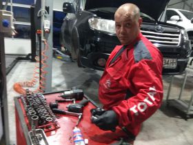 Работни моменти от ежедневието сервиз Ем Комплект Костинброд 0884333263 -ремонт на коли, бусове, камиони