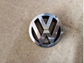 Volkswagen PASSAT (2000-) емблема предна цена 20 лева Ем Комплект 0884333269