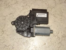 2005 Volkswagen Transporter моторче чистачки ляво 50 евро 0884333269