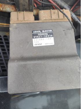 TOYOTA RAV4/COROLLA 2.0  компютър 40 евро 0884333269 I89871-20030 131000-1041 скоростна кутия двигател