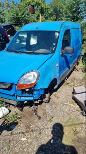 Капак преден Renault KANGOO 1997- цена 120 лева Ем Комплект 0884333269 фар ляв стъкло, врати, заден мост