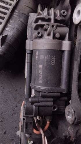 AUDI A8 D4; BENTLEY MULSANNE компресор въздушно окачване 150 евро 0884333269 2.0-6.8 09.09-12.20