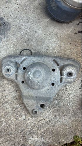 AUDI A4 passat 8D0412383E тампон лапа амортисьор преден 20 евро 0884333269 двигател, скоростна кутия