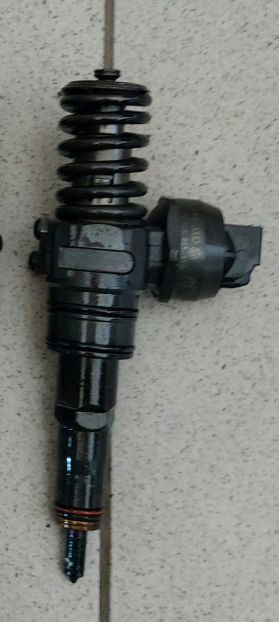 AUDI A3, A4 B7; 2.0D 08.05-12.13 дюзи дюза 120 евро лично получаване 0884333269 SEAT ALTEA, ALTEA XL, LEON, TOLEDO III; SKODA OCTAVIA II; VW GOLF V, PASSAT B6, TOURAN